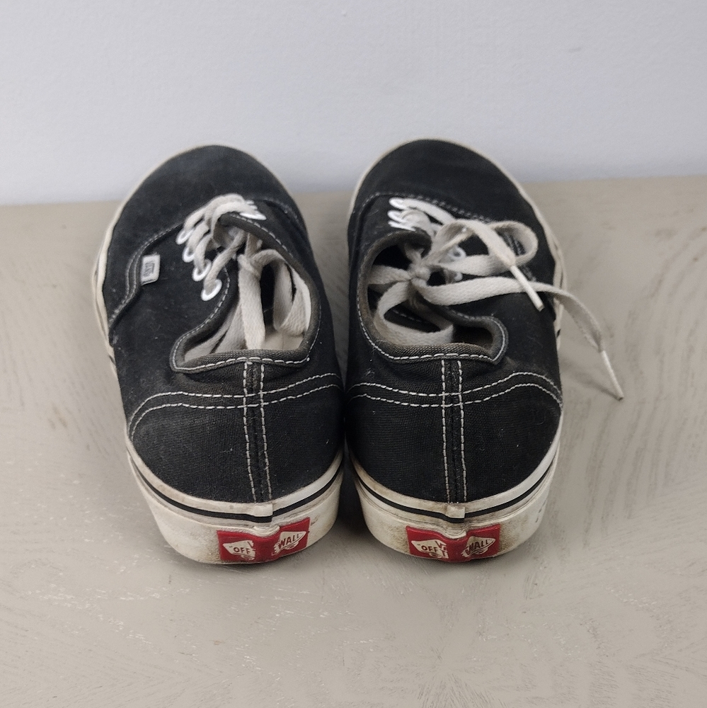 Classic Vans - Picture 2 of 6